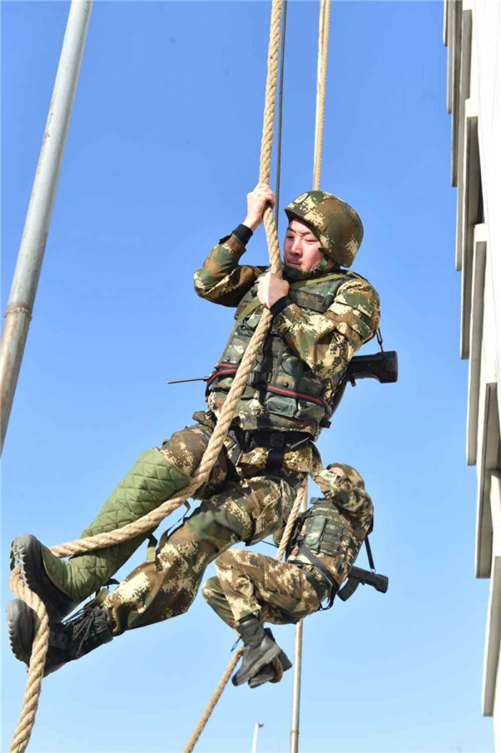 武警天津总队把好冬季士官选晋质量关