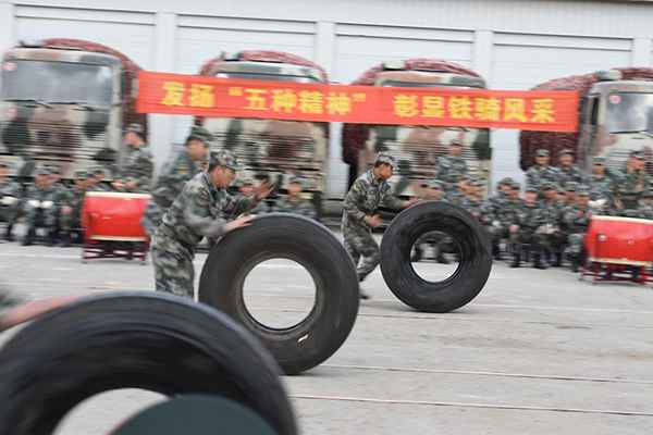 联勤保障部队某汽车运输旅将主题教育融入演训