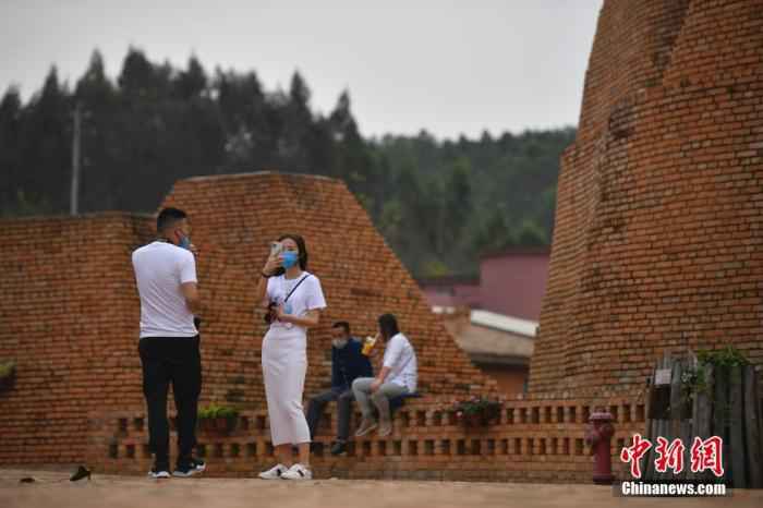 国家卫健委：普通民众在居家等情况下建议不戴