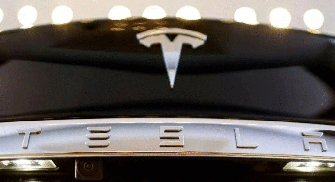 特斯拉遣散美国员工，兰博基尼每日手缝千只口