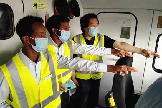 铁路来了外籍火车司机?真相是……