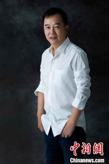 陈育新自编自导刑侦剧《燃烧》：拒绝套路 不留