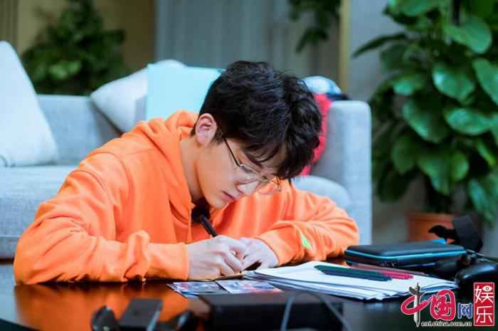 《奇妙小森林》今日开播 郑爽称厌倦自己不爱看