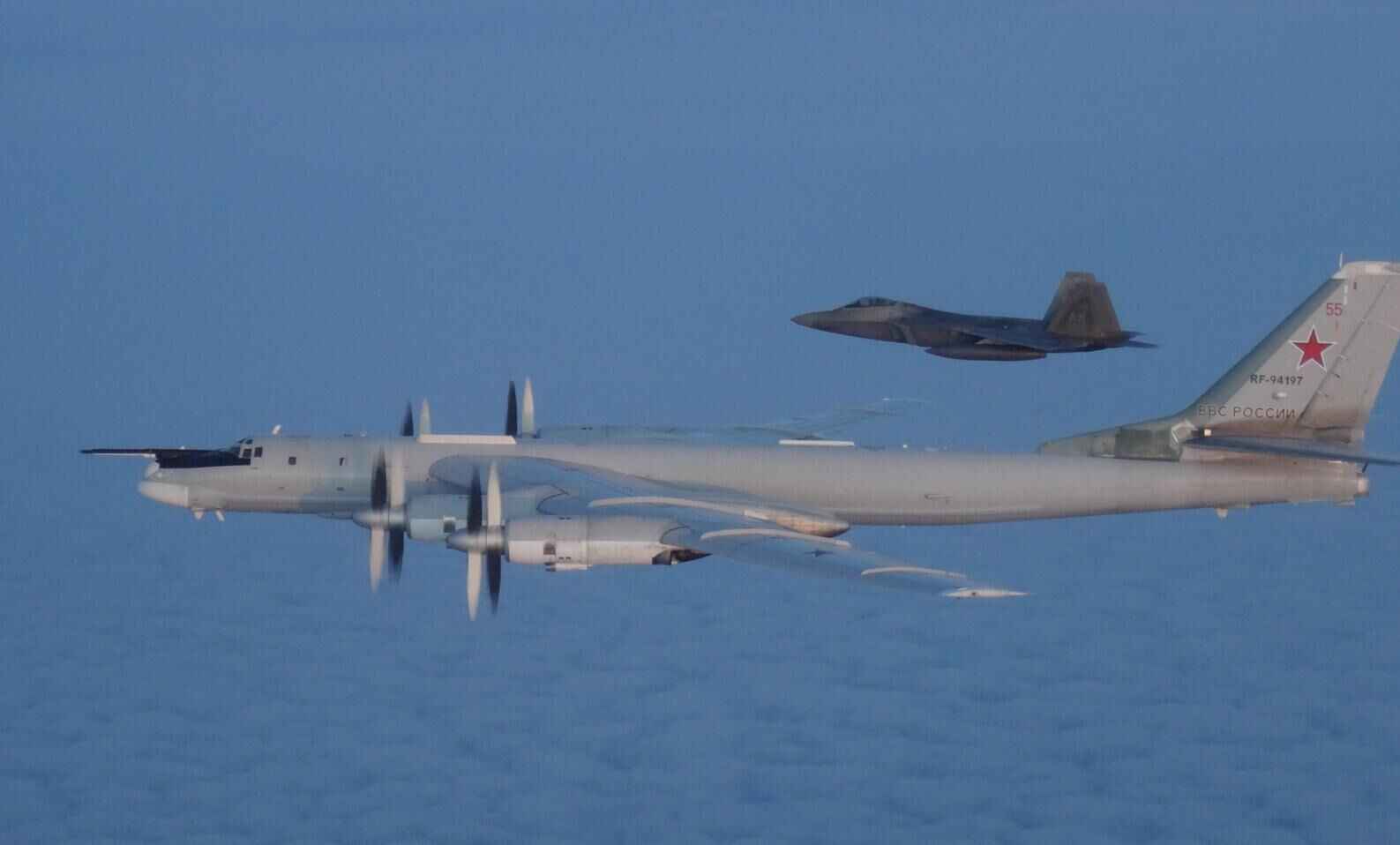 22在阿拉斯加附近拦截俄军机,这是本月第六次