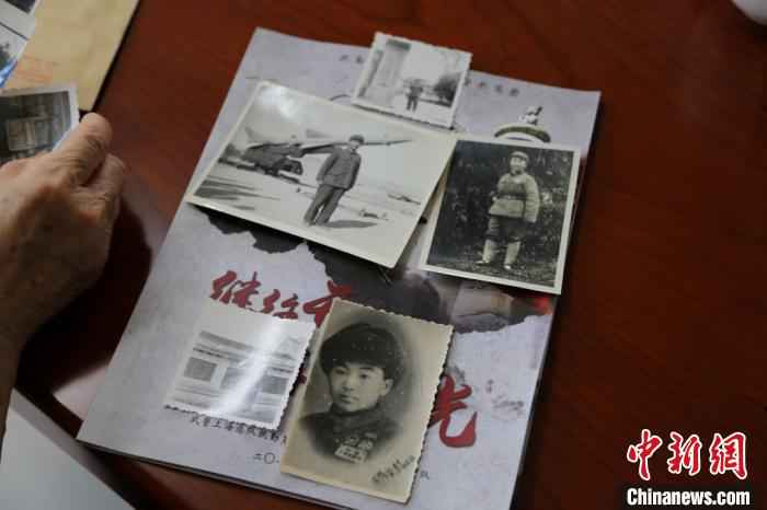 抗美援朝老兵为沪武警官兵上别样党课：致敬英