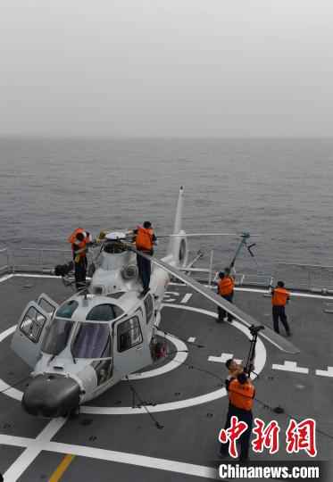 中国海军第35批护航编队检验提高应对多种安全威