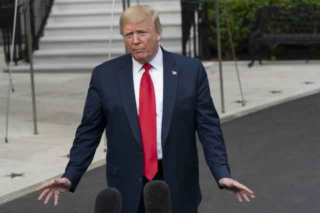 美国确诊超112万,说话“没谱”的特朗普遭遇“