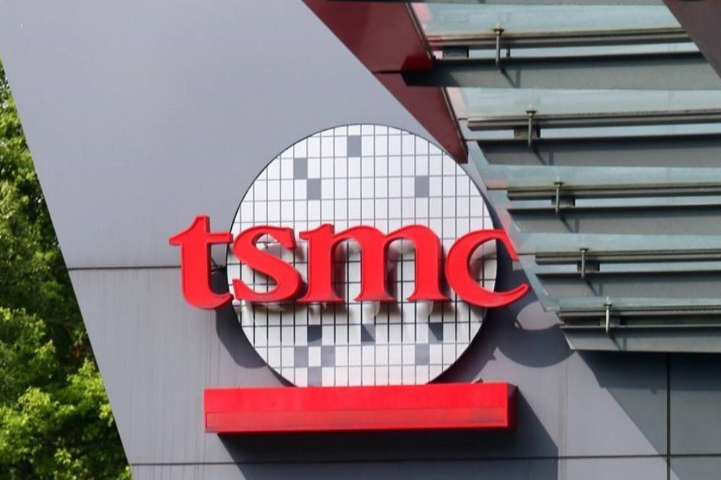 采用联发科5G芯片后的华为，还能维持手机业务的