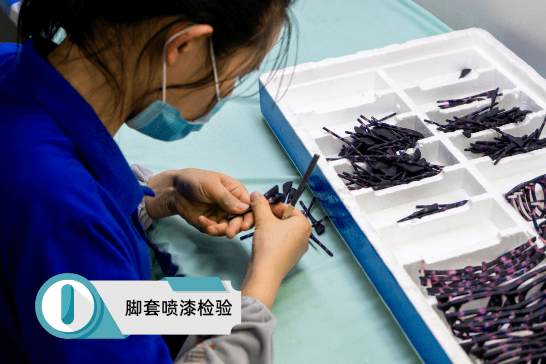 中国代工厂的尴尬:100块的墨镜,贴上logo,售价