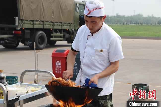 直击武警某部后装专业比武：保障尖兵向战而行