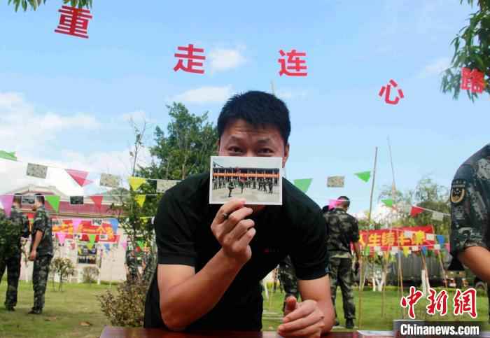 “回味军旅”照片展追忆退伍老兵那些年