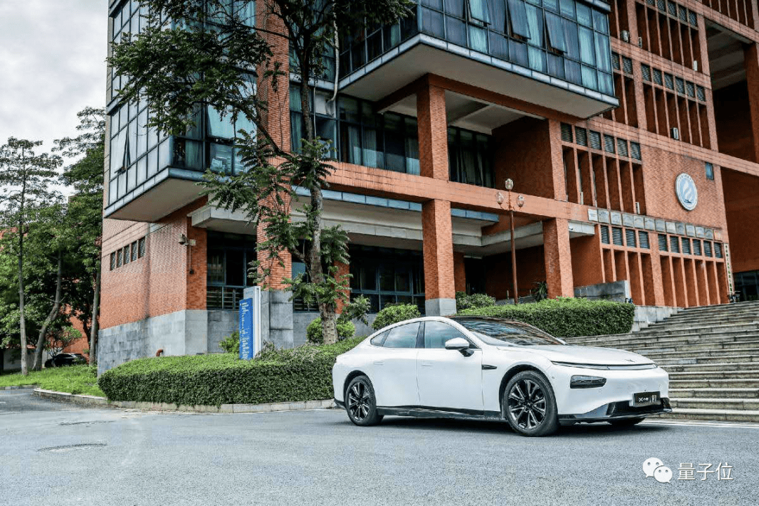 小鹏发布会上硬刚特斯拉AutoPilot：有视频有真相